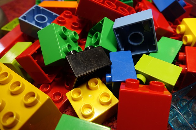 lego-blocks-2458575_640