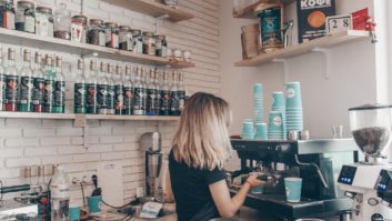 barista in coffeehouse negative social media