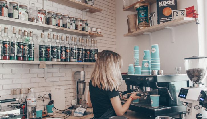 barista in coffeehouse negative social media